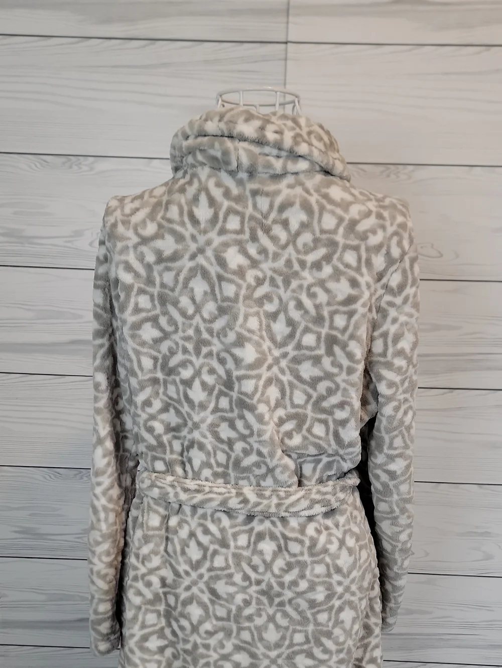 Nicole Miller Shawl Collar Plush Robe - Light Gray Geometric Print Womens Size L